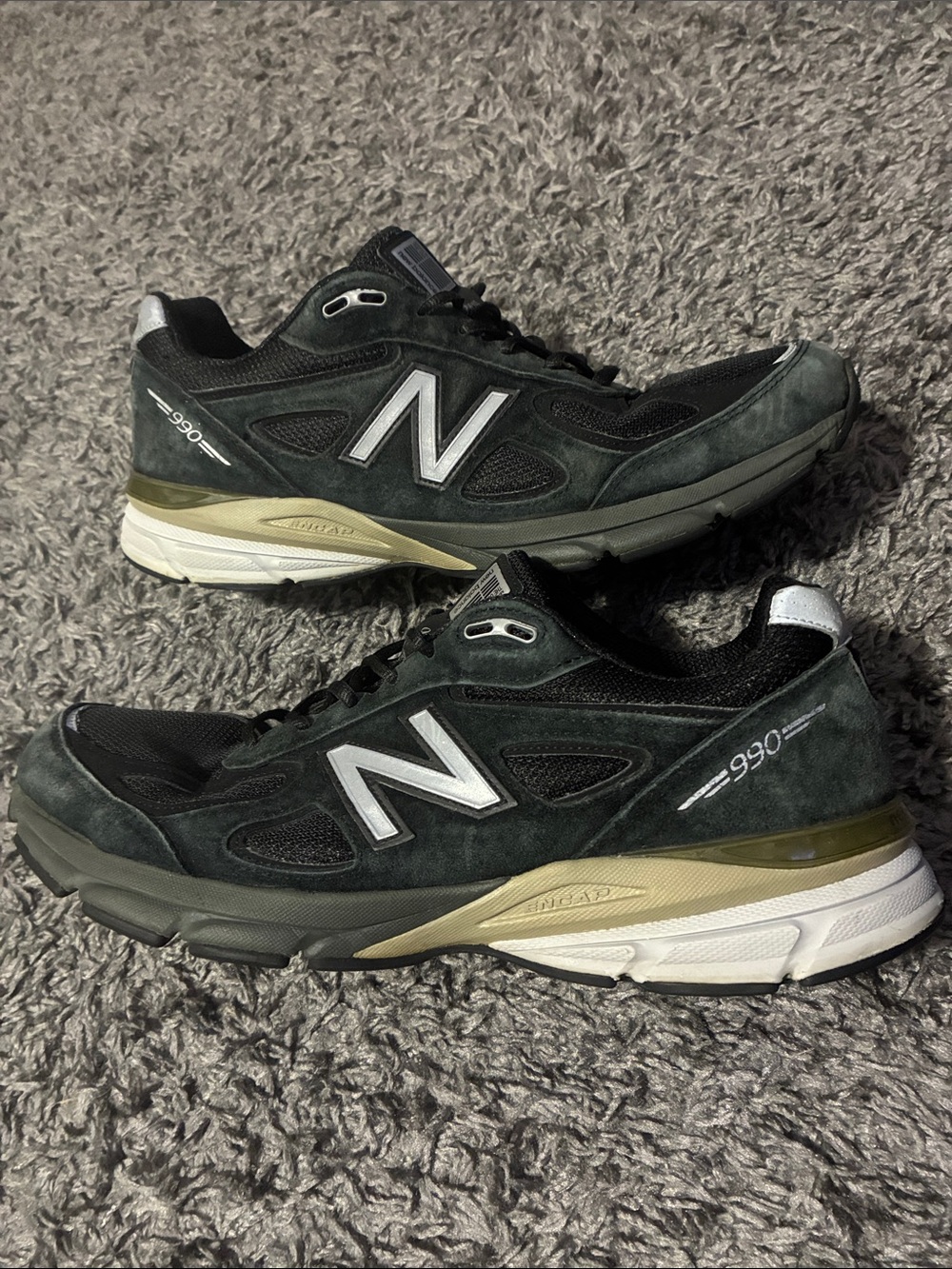 New balance 990 v4